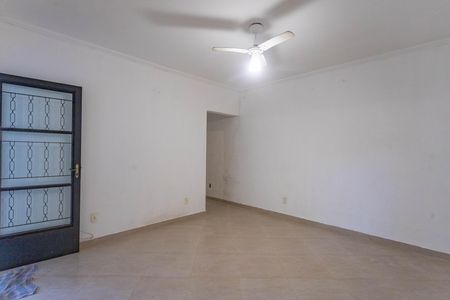 Casa à venda com 207m², 6 quartos e 2 vagas Casa à venda com 207m², 6 quartos e 2 vagasCasa 2 - Quarto