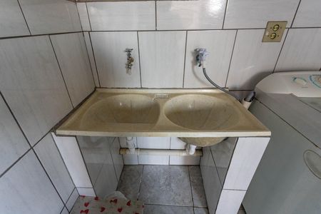 Casa à venda com 207m², 6 quartos e 2 vagas Casa à venda com 207m², 6 quartos e 2 vagasCasa 1 - área de serviço