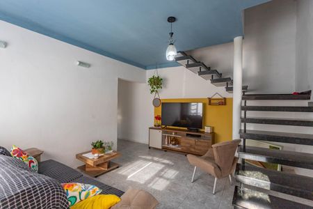 Casa à venda com 207m², 6 quartos e 2 vagas Casa à venda com 207m², 6 quartos e 2 vagasCasa 1 - sala