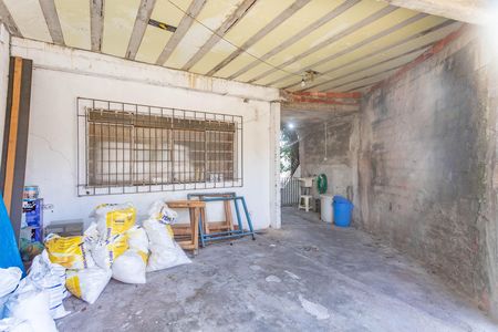 Casa à venda com 207m², 6 quartos e 2 vagas Casa à venda com 207m², 6 quartos e 2 vagasCasa 3 - garagem