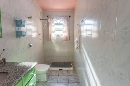 Casa à venda com 207m², 6 quartos e 2 vagas Casa à venda com 207m², 6 quartos e 2 vagasCasa 1 - banheiro 2