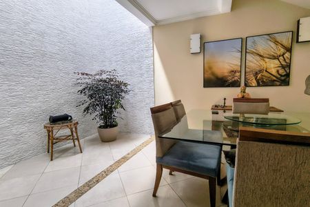 Casa de condomínio à venda com 169m², 4 quartos e 2 vagas1º Pav - Sala de Jantar