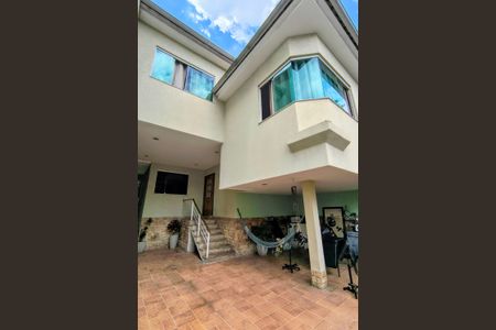 Casa de condomínio à venda com 169m², 4 quartos e 2 vagas1º Pav - Garagem e Quintal