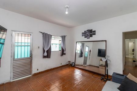 Casa à venda com 200m², 3 quartos e 2 vagasSala