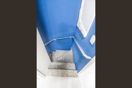 Casa de condomínio à venda com 110m², 3 quartos e 2 vagas Casa de condomínio à venda com 110m², 3 quartos e 2 vagasEscada