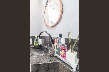 Casa de condomínio à venda com 110m², 3 quartos e 2 vagasLavabo