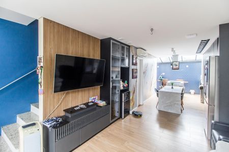 Casa de condomínio à venda com 110m², 3 quartos e 2 vagas Casa de condomínio à venda com 110m², 3 quartos e 2 vagasSala