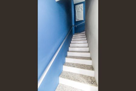 Escada de casa de condomínio à venda com 2 quartos, 130m² em Vila Sao Luiz (valparaizo), Santana de Parnaíba