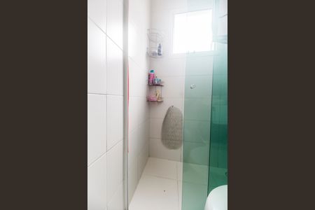 Casa de condomínio à venda com 110m², 3 quartos e 2 vagas Casa de condomínio à venda com 110m², 3 quartos e 2 vagasBanheiro da Suíte