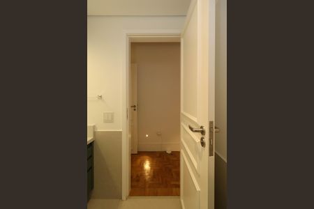 Apartamento para alugar com 148m², 4 quartos e 1 vaga Apartamento para alugar com 148m², 4 quartos e 1 vagaBanheiro