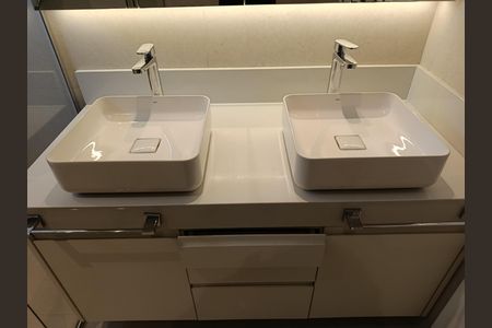 Apartamento à venda com 148m², 3 quartos e 1 vaga Apartamento à venda com 148m², 3 quartos e 1 vagaBanheiro da Suíte