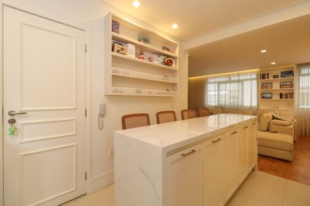 Apartamento para alugar com 148m², 4 quartos e 1 vaga Apartamento para alugar com 148m², 4 quartos e 1 vagaCozinha