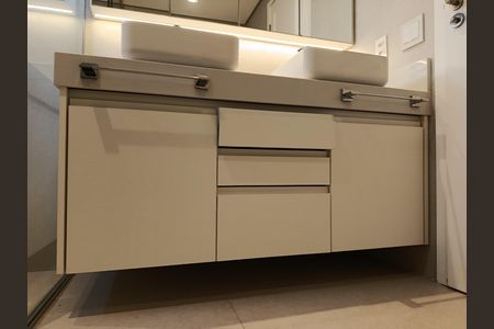 Apartamento à venda com 148m², 3 quartos e 1 vaga Apartamento à venda com 148m², 3 quartos e 1 vagaBanheiro da Suíte
