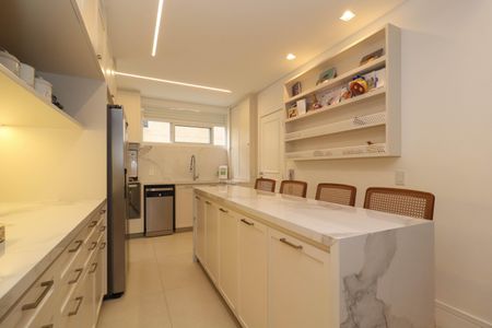 Apartamento para alugar com 148m², 4 quartos e 1 vaga Apartamento para alugar com 148m², 4 quartos e 1 vagaCozinha