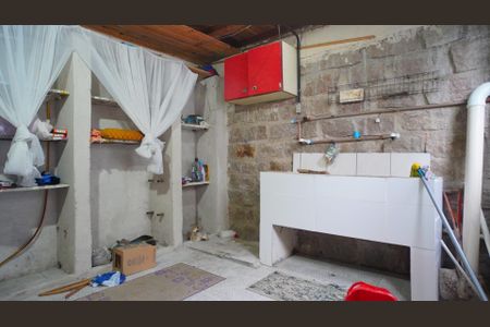 Casa à venda com 54m², 3 quartos e 1 vaga Casa à venda com 54m², 3 quartos e 1 vagaLavanderia piso inferior do imóvel