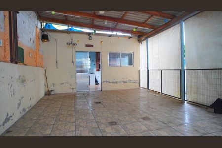 Casa à venda com 54m², 3 quartos e 1 vaga Casa à venda com 54m², 3 quartos e 1 vagaSalão de Festas - área coberta