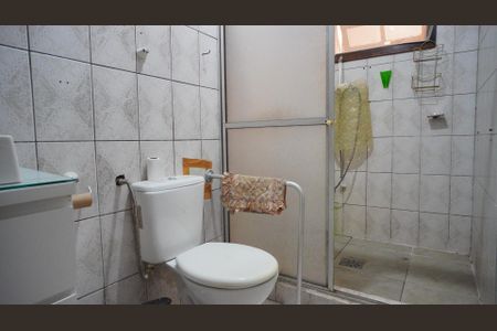 Casa à venda com 54m², 3 quartos e 1 vaga Casa à venda com 54m², 3 quartos e 1 vagaBanheiro no corredor - piso superior