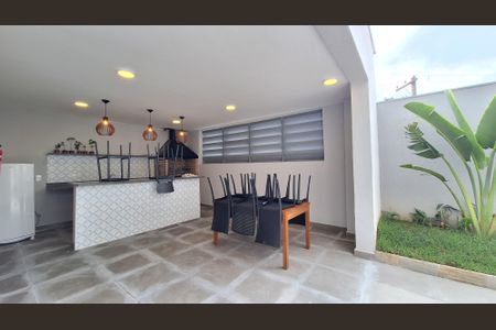 Apartamento para alugar com 37m², 2 quartos e sem vaga Apartamento para alugar com 37m², 2 quartos e sem vagaChurrasqueira