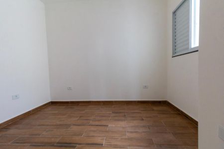 Quarto 1 de apartamento para alugar com 2 quartos, 45m² em Jardim Eliane, São Paulo