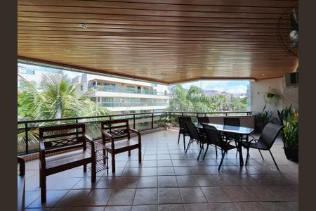 Apartamento à venda com 115m², 3 quartos e 2 vagasVaranda