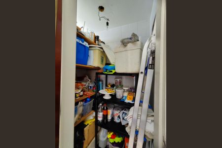 Apartamento à venda com 115m², 3 quartos e 2 vagas Apartamento à venda com 115m², 3 quartos e 2 vagasCozinha Despensa