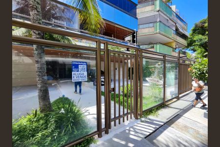 Apartamento à venda com 115m², 3 quartos e 2 vagas Apartamento à venda com 115m², 3 quartos e 2 vagasPlaquinha