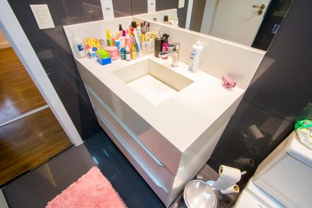 Apartamento à venda com 236m², 4 quartos e 4 vagas Apartamento à venda com 236m², 4 quartos e 4 vagasBanheiro do quarto 3