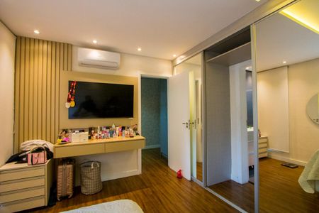 Apartamento à venda com 236m², 4 quartos e 4 vagas Apartamento à venda com 236m², 4 quartos e 4 vagasQuarto 3 - Suíte