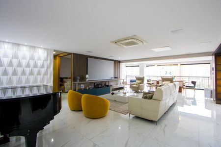 Apartamento à venda com 236m², 4 quartos e 4 vagas Apartamento à venda com 236m², 4 quartos e 4 vagasSala