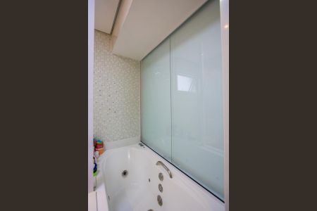 Apartamento à venda com 236m², 4 quartos e 4 vagas Apartamento à venda com 236m², 4 quartos e 4 vagasBanheiro do quarto 2