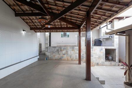 Casa à venda com 320m², 4 quartos e 3 vagasÁrea gourmet