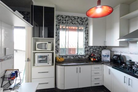 Casa à venda com 320m², 4 quartos e 3 vagasCozinha