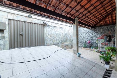 Casa à venda com 320m², 4 quartos e 3 vagasEntrada