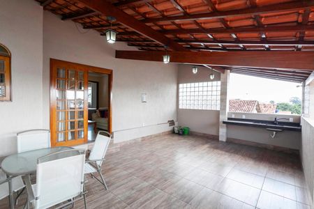 Casa à venda com 320m², 4 quartos e 3 vagasVaranda da sala 3