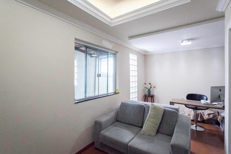 Casa à venda com 320m², 4 quartos e 3 vagasSala 2