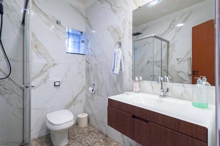 Casa à venda com 320m², 4 quartos e 3 vagasBanheiro social 