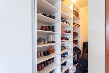 Casa à venda com 320m², 4 quartos e 3 vagasSuíte 3