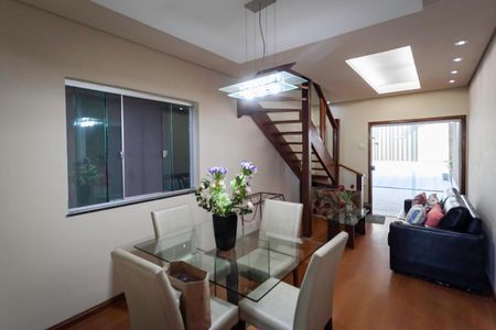 Casa à venda com 320m², 4 quartos e 3 vagasSala 1