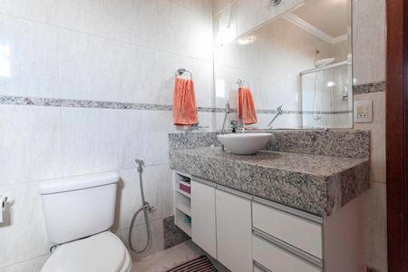 Casa à venda com 320m², 4 quartos e 3 vagasBanheiro da suíte 3