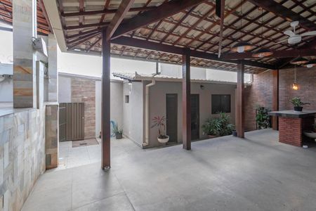 Casa à venda com 320m², 4 quartos e 3 vagasÁrea gourmet