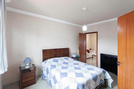 Casa à venda com 320m², 4 quartos e 3 vagasSuíte 2