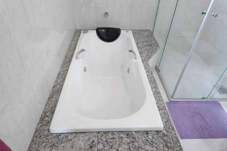 Casa à venda com 320m², 4 quartos e 3 vagasBanheiro da suíte 3