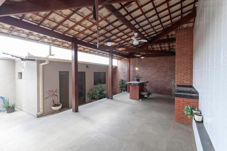 Casa à venda com 320m², 4 quartos e 3 vagasÁrea gourmet