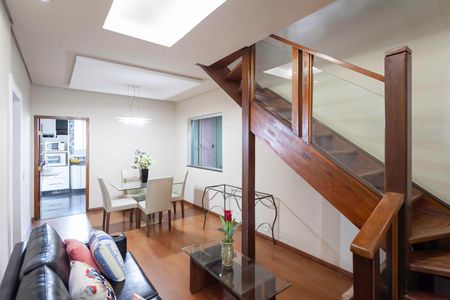 Sala 1 de casa à venda com 4 quartos, 320m² em Parque Recreio, Belo Horizonte