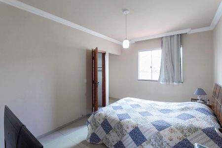 Casa à venda com 320m², 4 quartos e 3 vagasSuíte 2