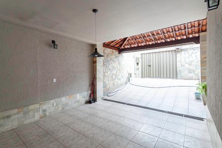 Casa à venda com 320m², 4 quartos e 3 vagasGaragem