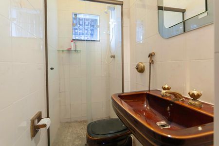 Casa à venda com 320m², 4 quartos e 3 vagasBanheiro da suíte 1