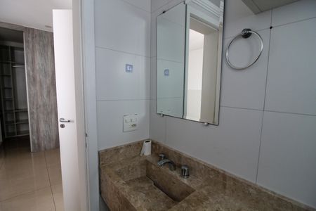 Apartamento à venda com 91m², 2 quartos e 2 vagasBanheiro do Quarto 1