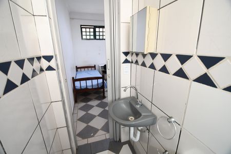 Banheiro de kitnet/studio para alugar com 1 quarto, 25m² em Cidade Universitária, Campinas