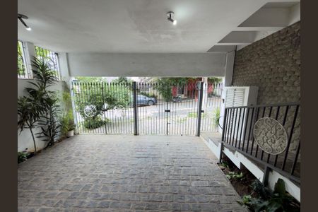 Casa à venda com 220m², 4 quartos e 2 vagas